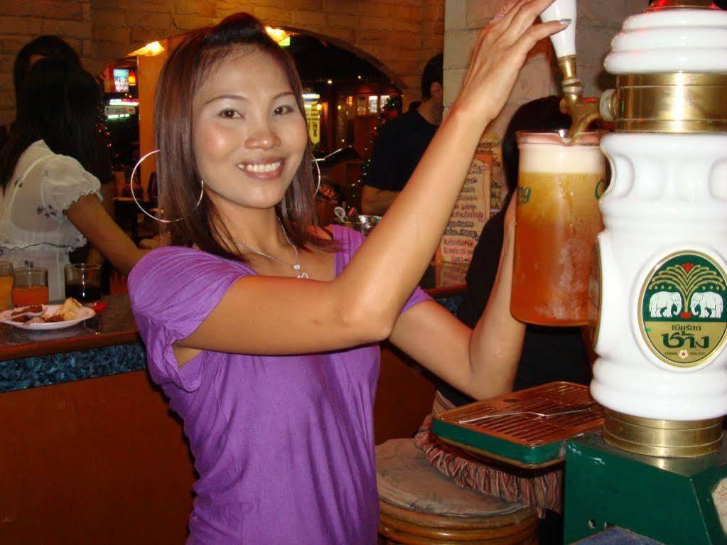 Riviera Beach Pattaya Bagian luar foto